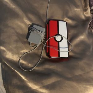 New Nintendo 2DS XL - Poké Ball Edition